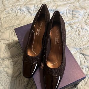 Like new,  ladies black dress shoes by Rose Petals/walking Cradles. Size 6 1/2N